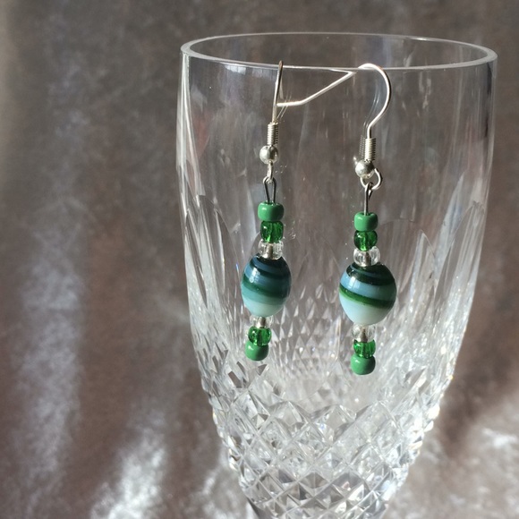 Jewelry - Handmade earrings: green and white beads